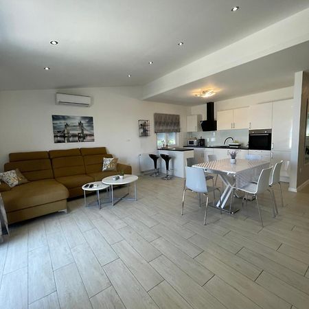 Apartman Mili Baška Voda Exteriér fotografie