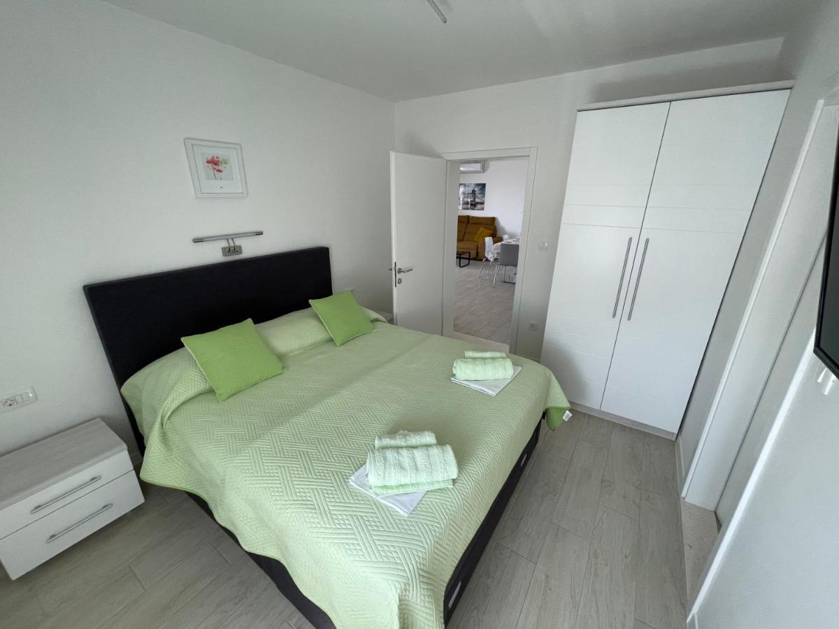 Apartman Mili Baška Voda Exteriér fotografie