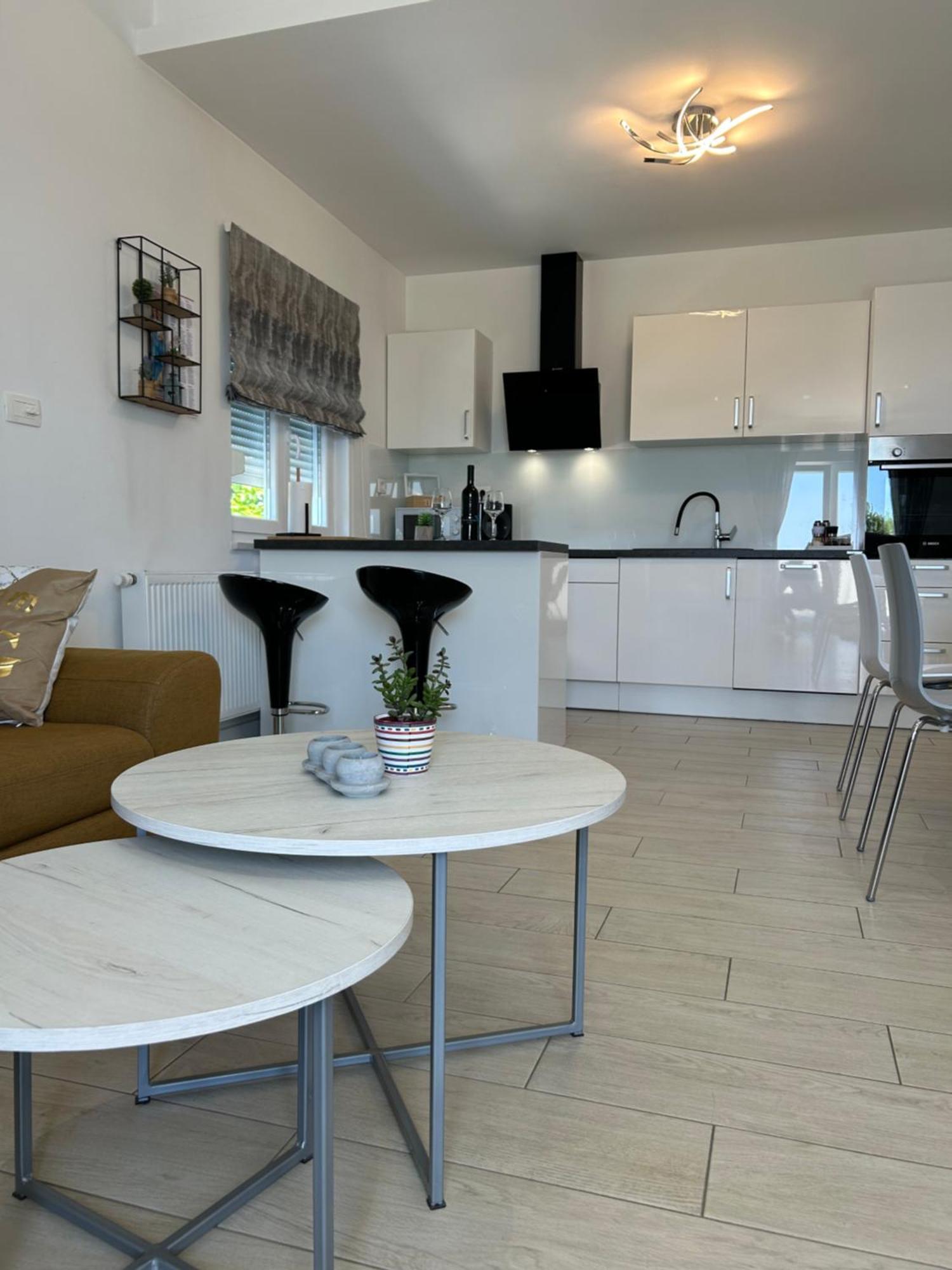 Apartman Mili Baška Voda Exteriér fotografie