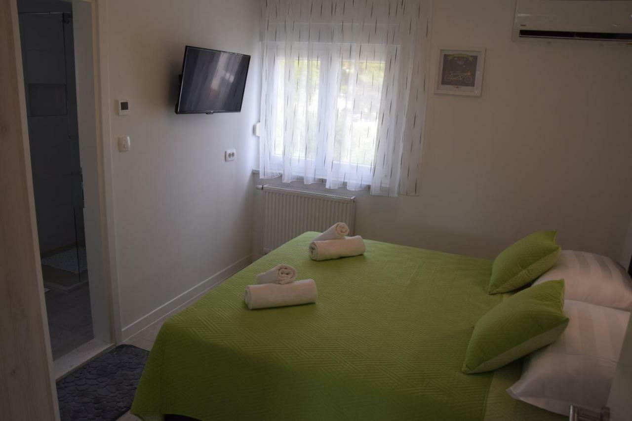 Apartman Mili Baška Voda Exteriér fotografie
